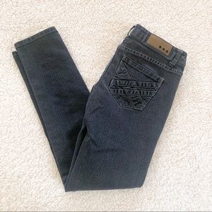 Distressed black wash, Size 7 Celebrity Pink Skinny Jeans
